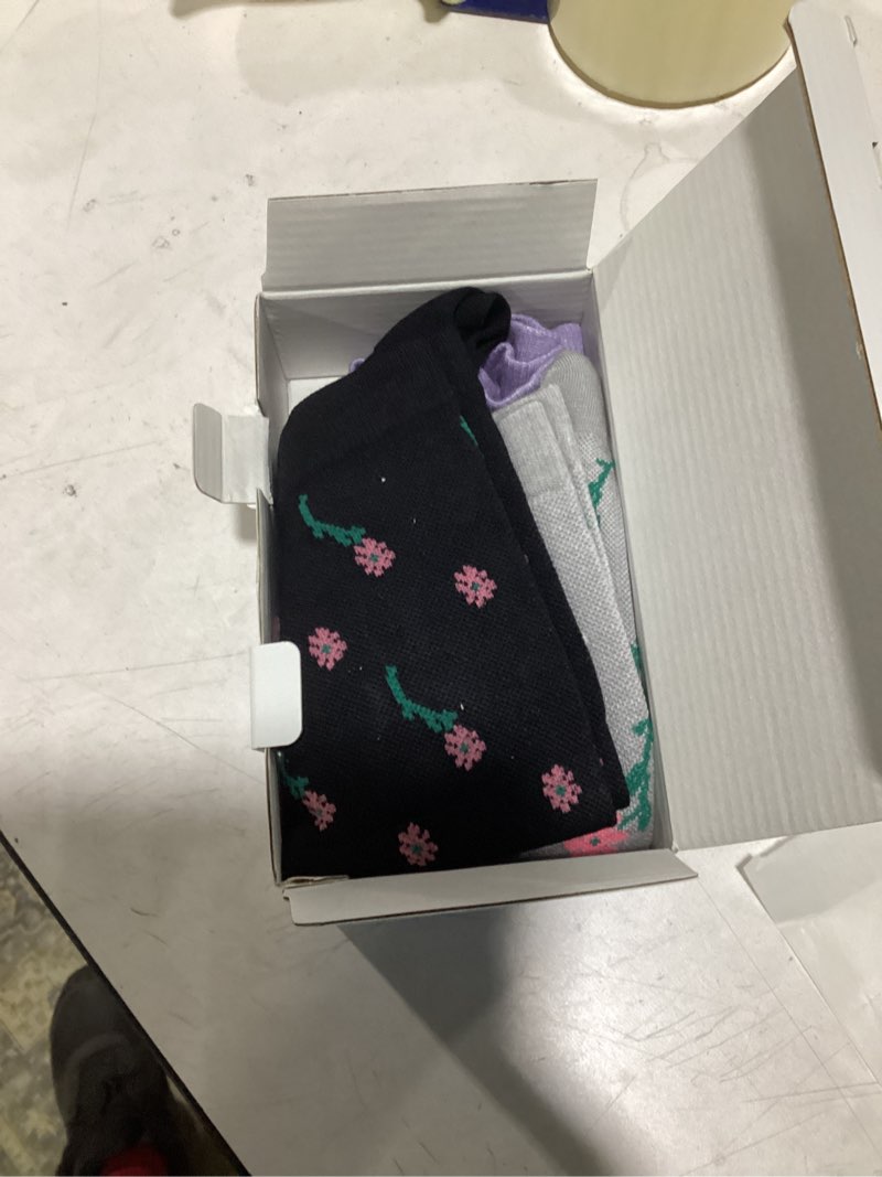 Condition photo showing Good Condition for Doctor's Select Bamboo Viscose Light Compression Socks for Women & Men - 3 Pairs, 8-15 mmHg Compression Socks, Knee High Flowers B - 3 Pairs Medium