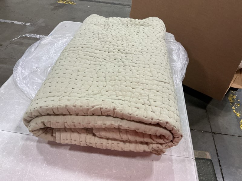 Condition photo showing Good Condition for quince european linen cotton stitch quilt king/cal king