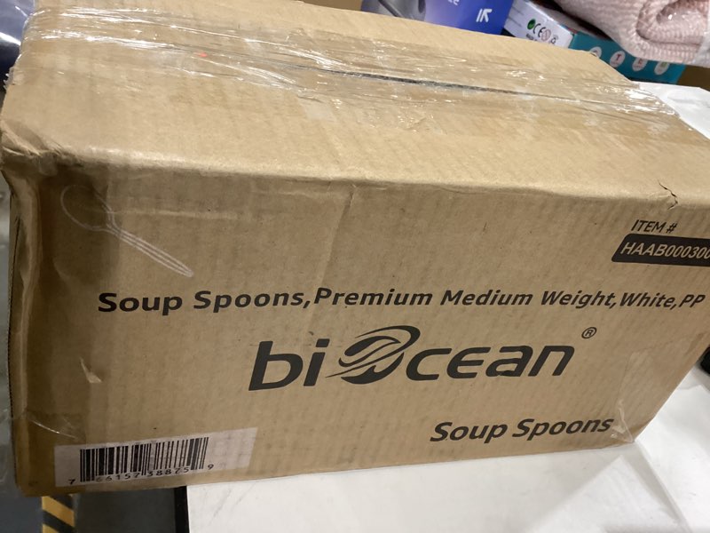 Condition photo showing Good Condition for plastic spoons