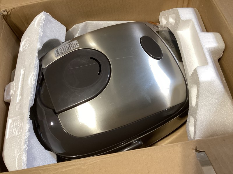 Condition photo showing Good Condition for zojirushi ns-tsc10 5-1/2-cup (uncooked) micom rice cooker and warmer, 1.0-liter 5.5 cups rice cooker