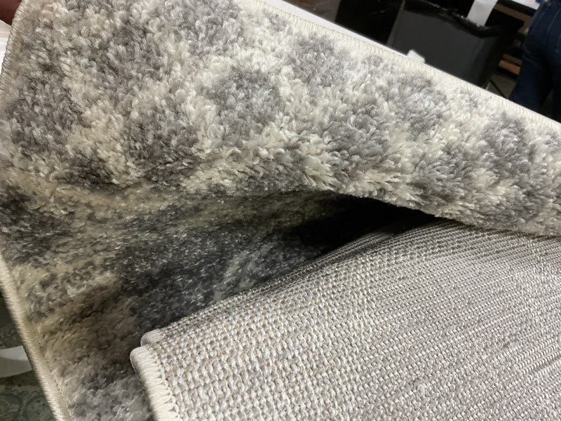 Condition photo showing Good Condition for jonathan y khalil modern berber  indoor area rug, 4x6, contemporary, bohemian, easy-cleaning for living room, bedroom, kitchen, pet friendly, non-shedding  4' x 6' (rectangular) gray
