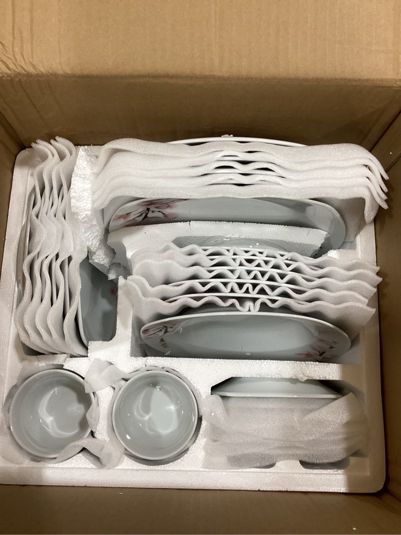 Condition photo showing Good Condition for veweet annie porcelain dinnerware for 6, 30-piece pink floral dish set with plates and bowls including dinner, dessert, soup, cups & saucers annie 30 piece set