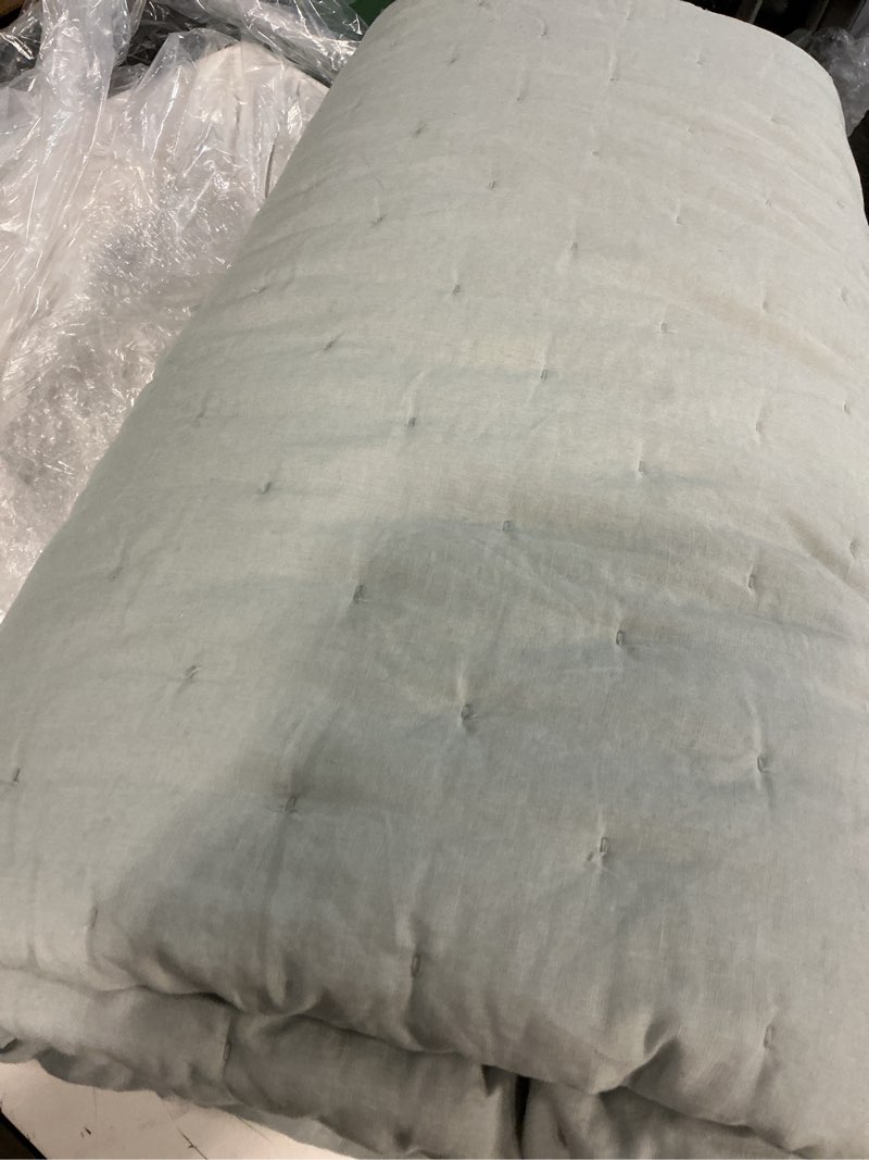Condition photo showing Good Condition for  quince - european linen dream quilt king 