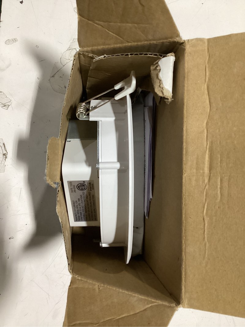Condition photo showing As Is for utilitech white 6-in 850 -lumens switchable white round dimmable led canless wet rated recessed downlight