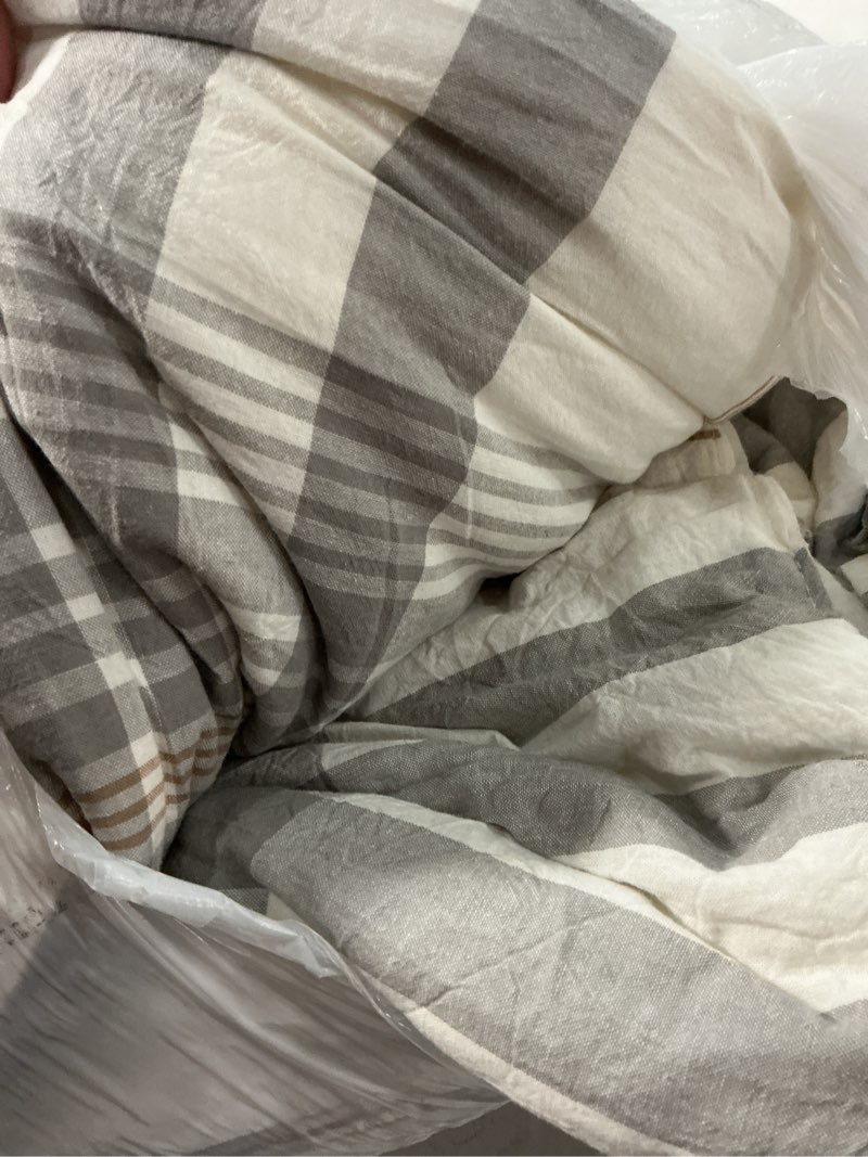 Condition photo showing Good Condition for 100% Cotton Comforter Set King Size – Reversible Yarn-Dyed Checkered Design, Soft Washed Cotton on Both Sides, Lightweight All-Season Bedding, Machine Washable(Grey White Plaid, 104”x90”) Grey White King(104"x90")