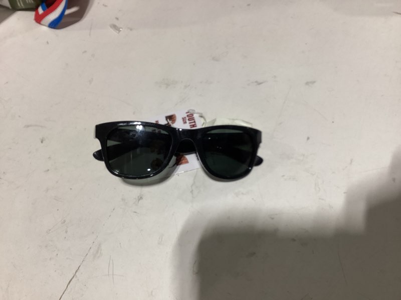 Condition photo showing Good Condition for solar bat tuff children's polarized sunglasses, unisex, black