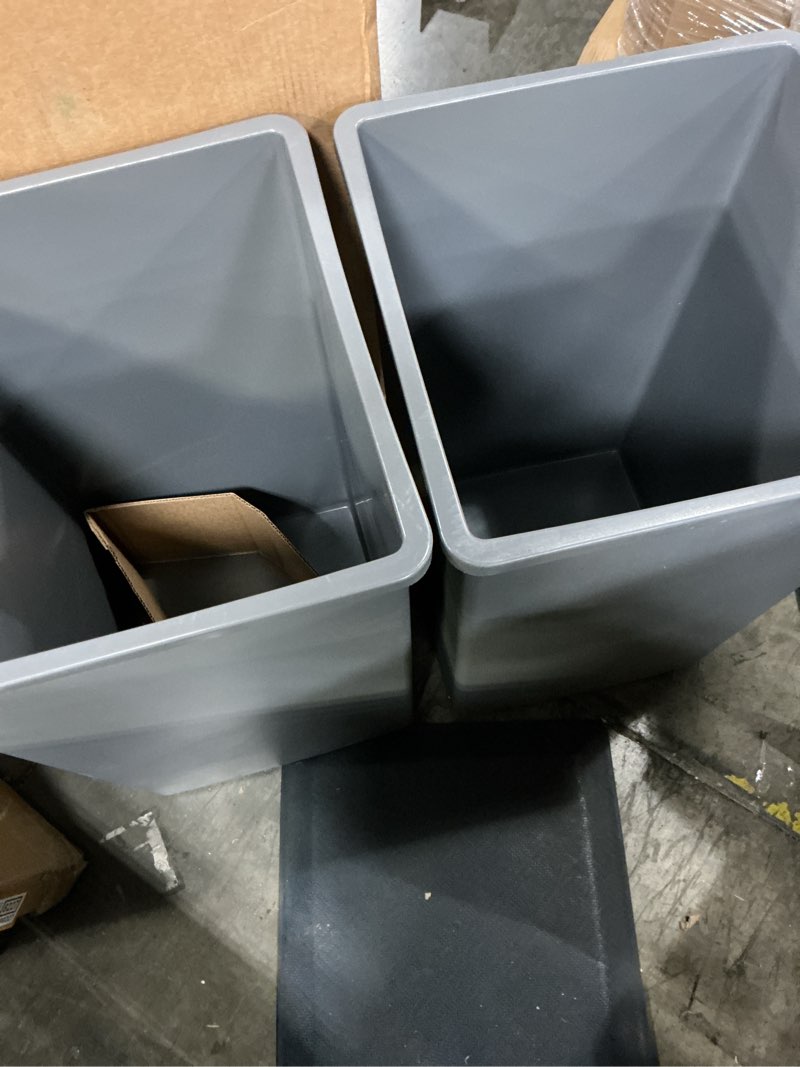 https://lotting-media.assets.bidfta.com/lotting_68f0d152-9693-44e4-b5bd-77e0d9d395f6