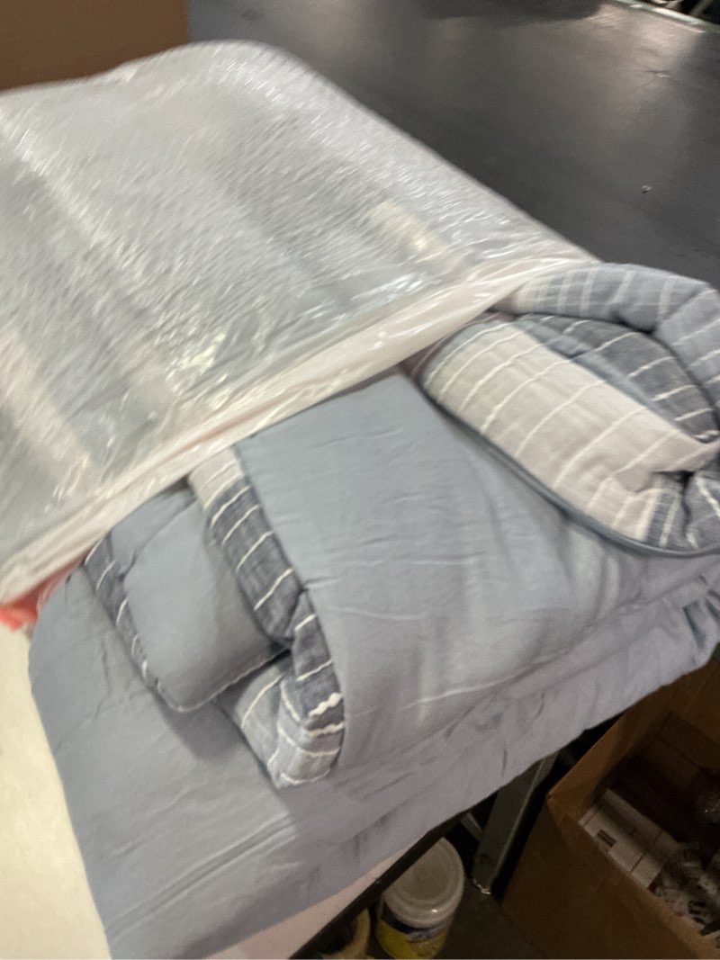 Condition photo showing As Is for (incomplete)levtex home sand stripes blue twin/twin xl comforter set (68x88in) with 1 pillowcase (26x20in) - wov