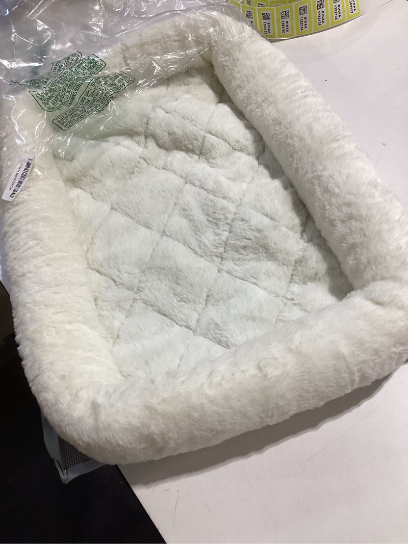 Condition photo showing Good Condition for MidWest Homes for Pets QuietTime Dog Bed – White Fleece Bolster, Ultra-Soft and Machine Washable, Fits 30-Inch Crates and Carriers, for Medium Breed Dogs White 30 Inch