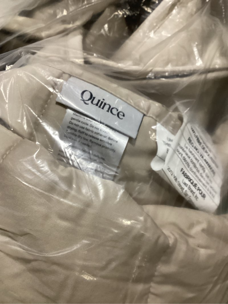 Condition photo showing Good Condition for bamboo box quilt quince