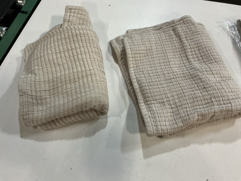 Condition photo showing Good Condition for organic ribbed cotton shams, standard, sand
