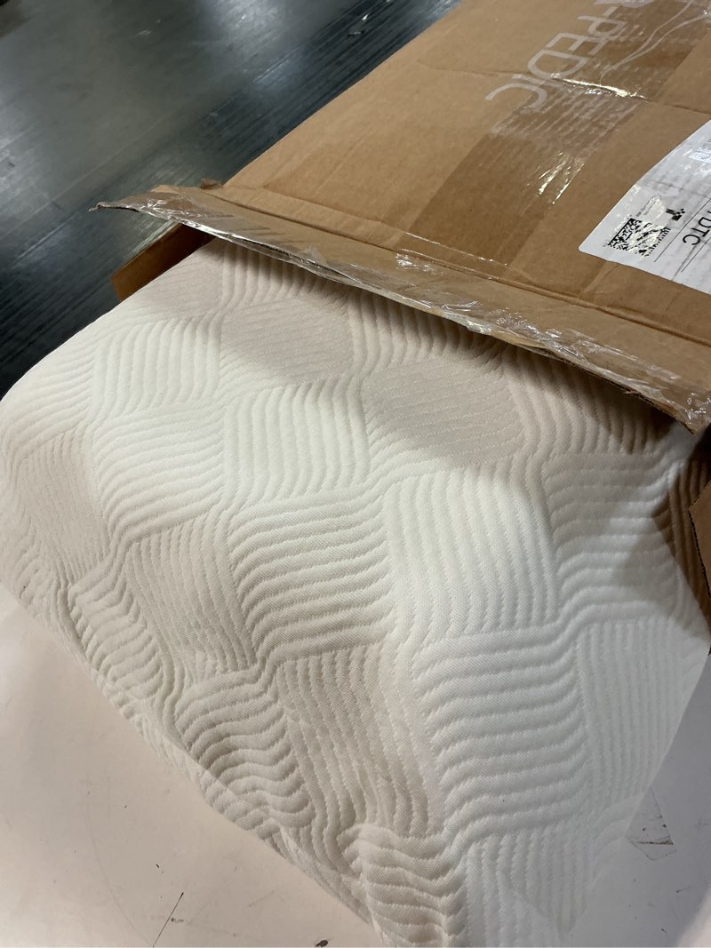 Condition photo showing Good Condition for Tempur-Pedic TEMPUR-Cloud Dual Cooling Pillow, Queen, White White Queen