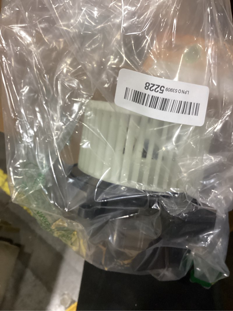 Condition photo showing New/Like New for eccpp ac blower motor fit for dodge caravan, grand caravan & chrysler town & country, voyager, pacifica & ford expedition & lincoln navigator & jeep commander & ram rear hvac blower 700234,5183147ac