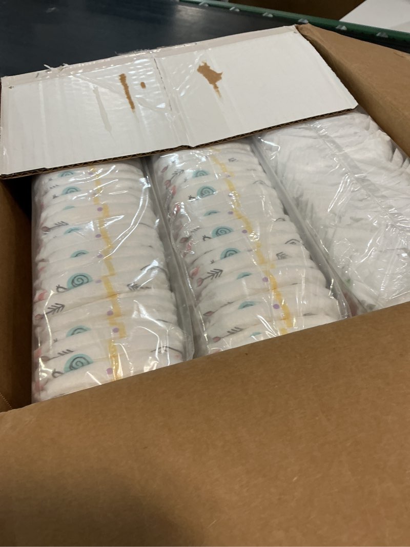Condition photo showing New/Like New for kirkland signature diapers, size 4 (22-37 pounds), 198 count size 4 198