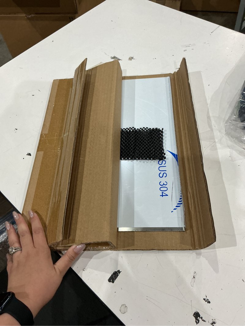 Condition photo showing Good Condition for billamb stainless steel cutting boards for the kitchen, suitable for meat, fruits, vegetables, bread, and baking large-sized cutting boards (40 x 30cm/15.7 x 11.8 in) 15.7"l x 11.8"w