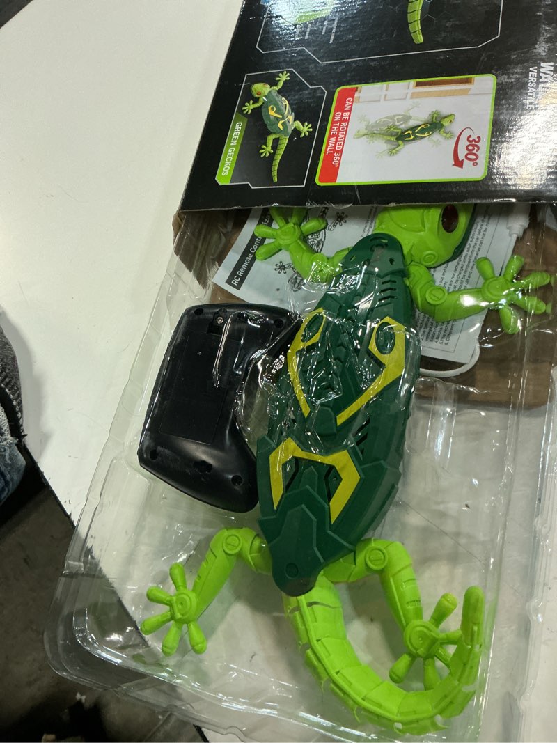 Condition photo showing Good Condition for envyvip rc wall crawler gecko, rechargeable remote control robot kids toys, wall climbing funny prank toys birthday gifts for boys & girls ages 4 and up, upgrade low noise (green)