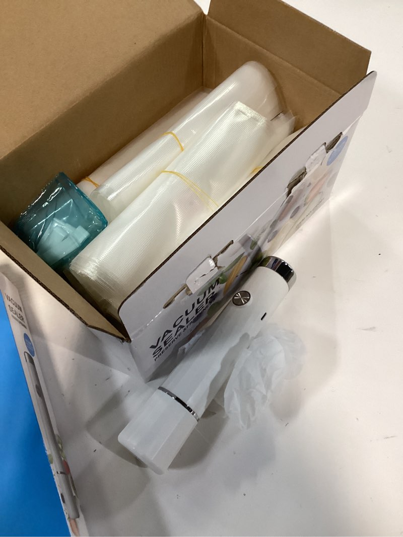 Condition photo showing Good Condition for Vacuum Sealer For Food (Compact Vacuum Sealers+ 30 Reusable Vacuum Bags), Powerful Handheld Vacuum Sealer for 10X Preservation & Fresh Medium