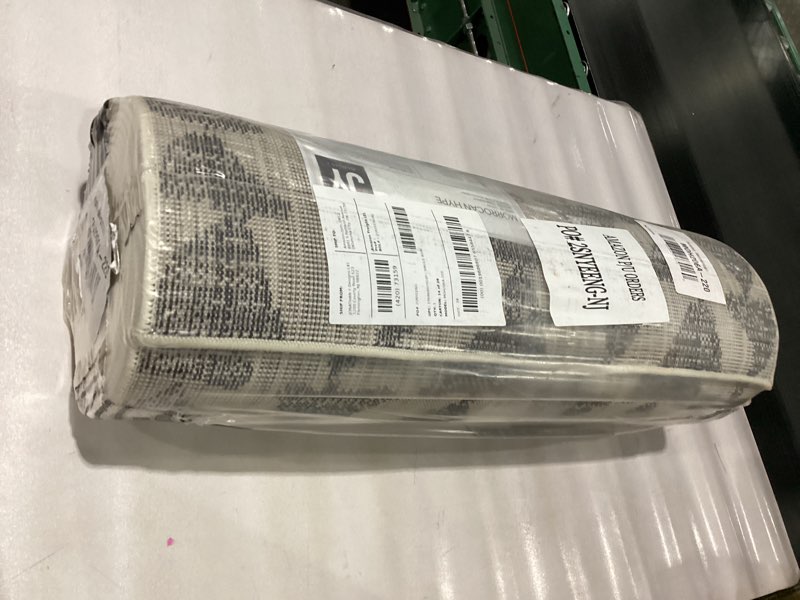 Condition photo showing New/Like New for JONATHAN Y Aisha Moroccan Triangle Geometric Cream/Black Runner Rug, 2x20, Contemporary, Modern, Easy-Cleaning for Living Room, Bedroom, Kitchen, Pet Friendly, Non-Shedding (MOH206A-220) Cream/Black 2'2" x 20' (Runner)