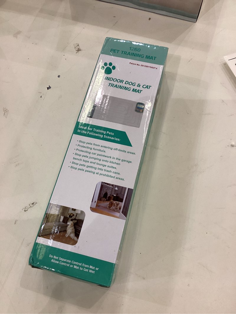 Condition photo showing New/Like New for SEERWAY Scat Pet Shock Mat Indoor, Safe Shock Training Pads for Dogs and Cats, Electric Repellent Mat Keeps Pets Off Couch, Sofa, Counter Top, 3 Training Modes, 60"x12" Rectangular, Battery Operated 60"x12" Sofa