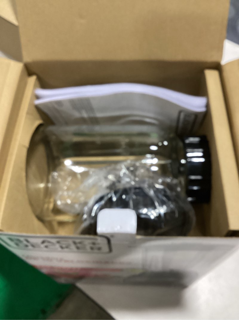 Condition photo showing New/Like New for 40 oz. 10-speed black countertop blender