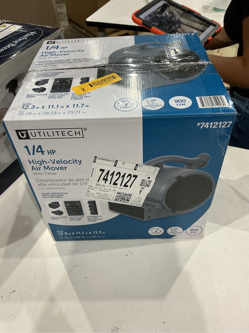 Condition photo showing As Is for utilitech air mover 1/4-hp 900-cfm centrifugal daisy chain compatible indoor blower fan with