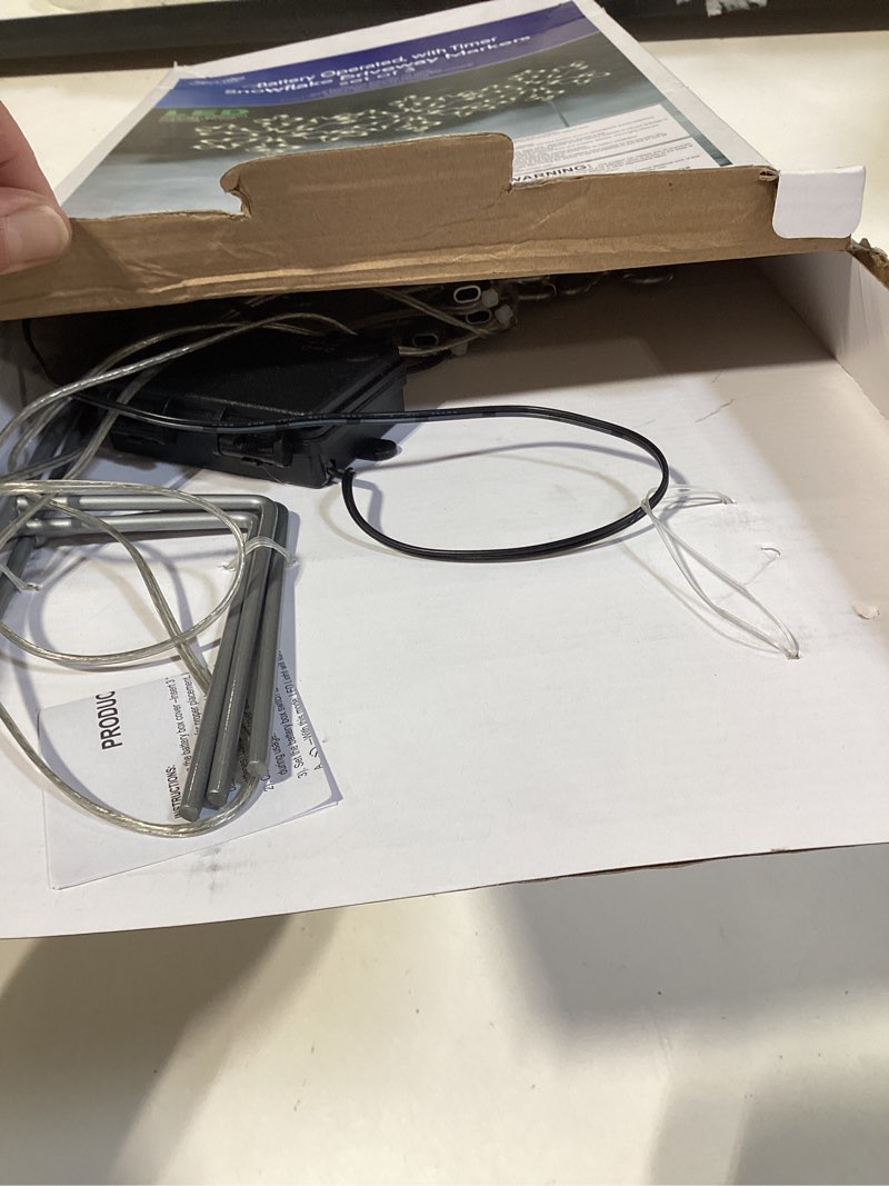 Condition photo showing Good Condition for sienna led driveway markers