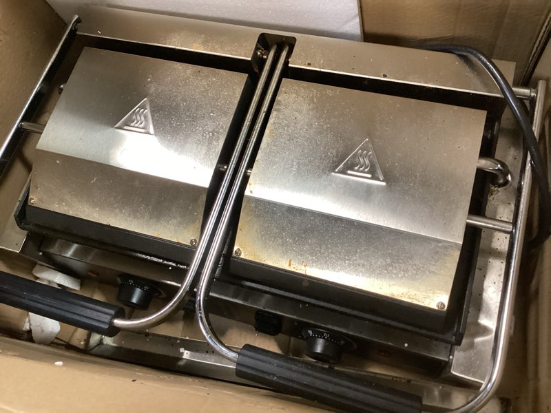 https://lotting-media.assets.bidfta.com/lotting_692d2d0e-b968-4ac2-afa1-13c852e3ca00