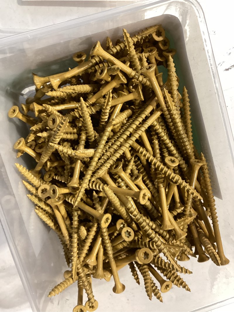 Condition photo showing Good Condition for deck plus #10 x 3-in wood to wood deck screws (310-per box)