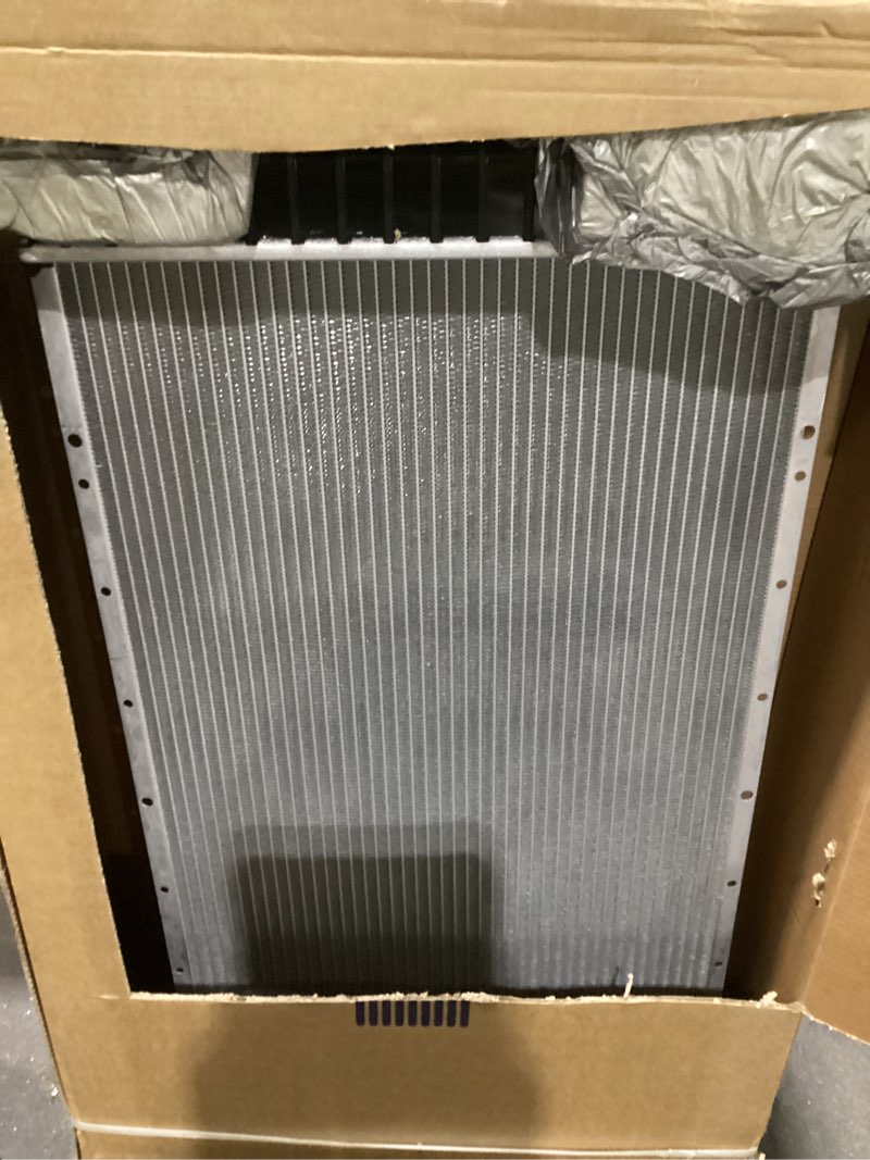 Condition photo showing Good Condition for radiator compatible with ford expedition eddie bauer xlt,f-250, f-350,f-150, king ranch, harley t/a 97-03 98-02 26mm