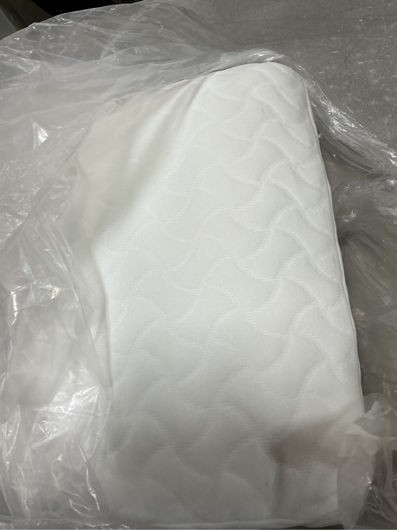 Condition photo showing Good Condition for Tempur-Pedic TEMPUR-Cloud Pillow for Sleeping, Standard, White