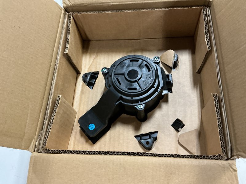 Condition photo showing Good Condition for hvac blower motor fan assembly fits 2010 2011 2012 ford fusion & lincoln mkz, 2010 2011 mercury milan, replaces 13369460, 700270, 15-81732, 75874, pm9381