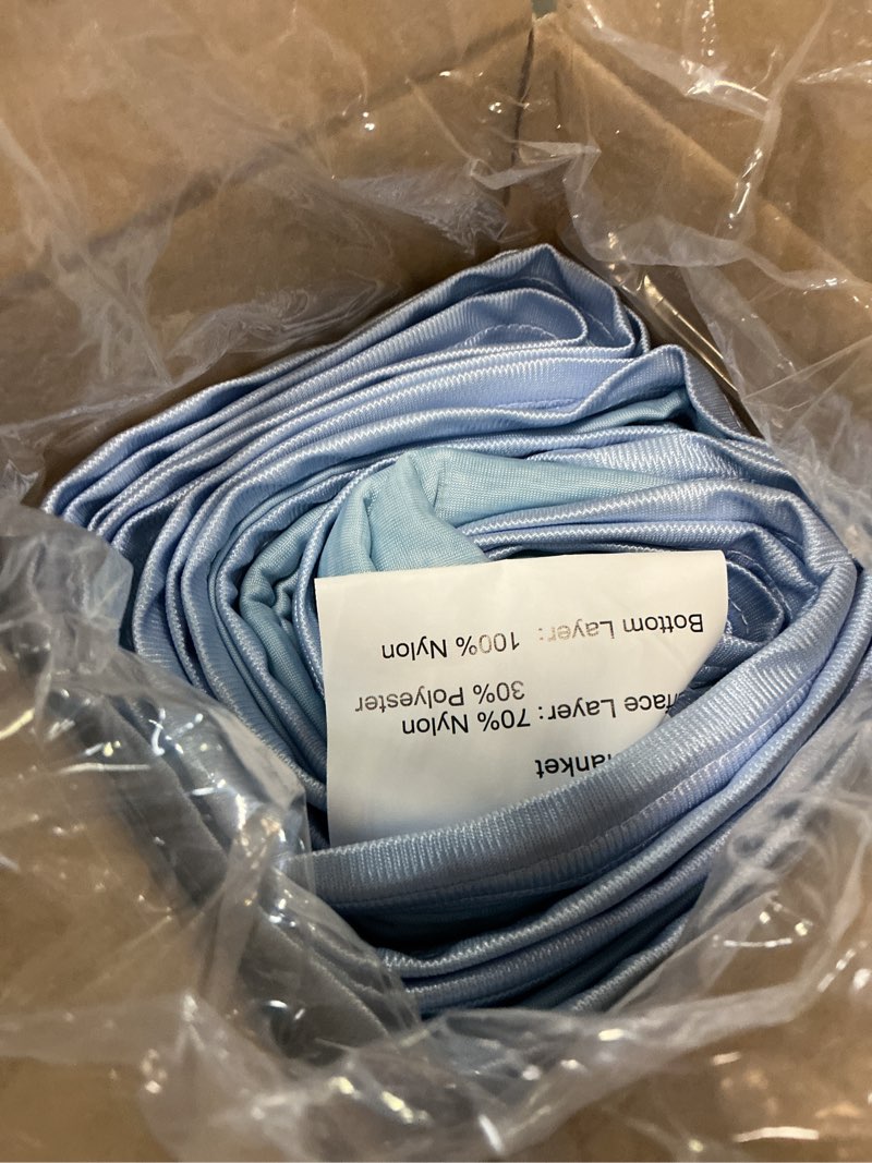 Condition photo showing New/Like New for hyleory cooling blankets for hot sleepers, cool summer blanket keep body cool for night sweats double sided lightweight breathable blanket for bed couch sofa, queen (90"x90"), light blue light blue queen (90"x90")