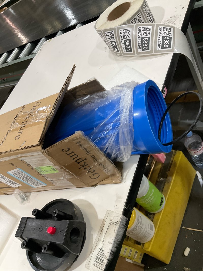 Condition photo showing Good Condition for Geekpure 20-Inch Blue Filter Housing for 2.5" x 20" Whole House Water Filtration System - 3/4"NPT Plastic Port