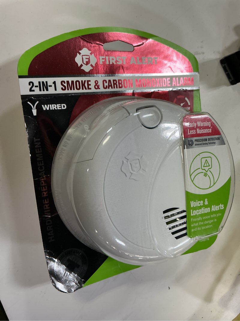 Condition photo showing Good Condition for first alert combination smoke & carbon monoxide alarm, interconnect hardwire detector with battery backup and voice & location alerts, smco100v-ac, 1-pack 1-pack precision detection