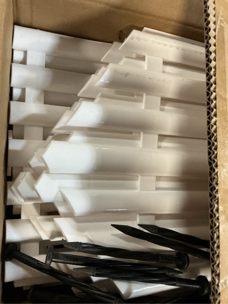 Condition photo showing Good Condition for garden edging border no-dig 13ft white 9.3 inch tall landscape edging with 14pcs stakes for decorate the garden 9.3inch tall