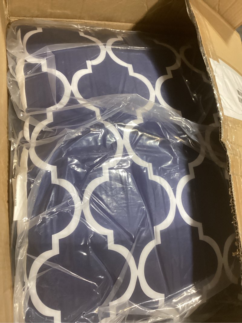 Condition photo showing New/Like New for LINENSPA All Season Hypoallergenic Down Alternative Microfiber Comforter, Twin, Blue/White Quatrefoil/Navy Twin