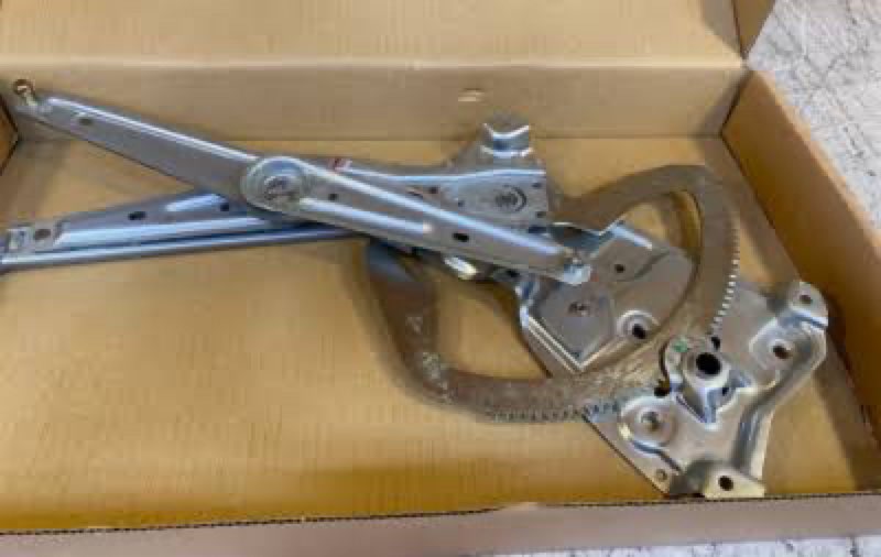 SIMILAR URO Front RH Window Regulator