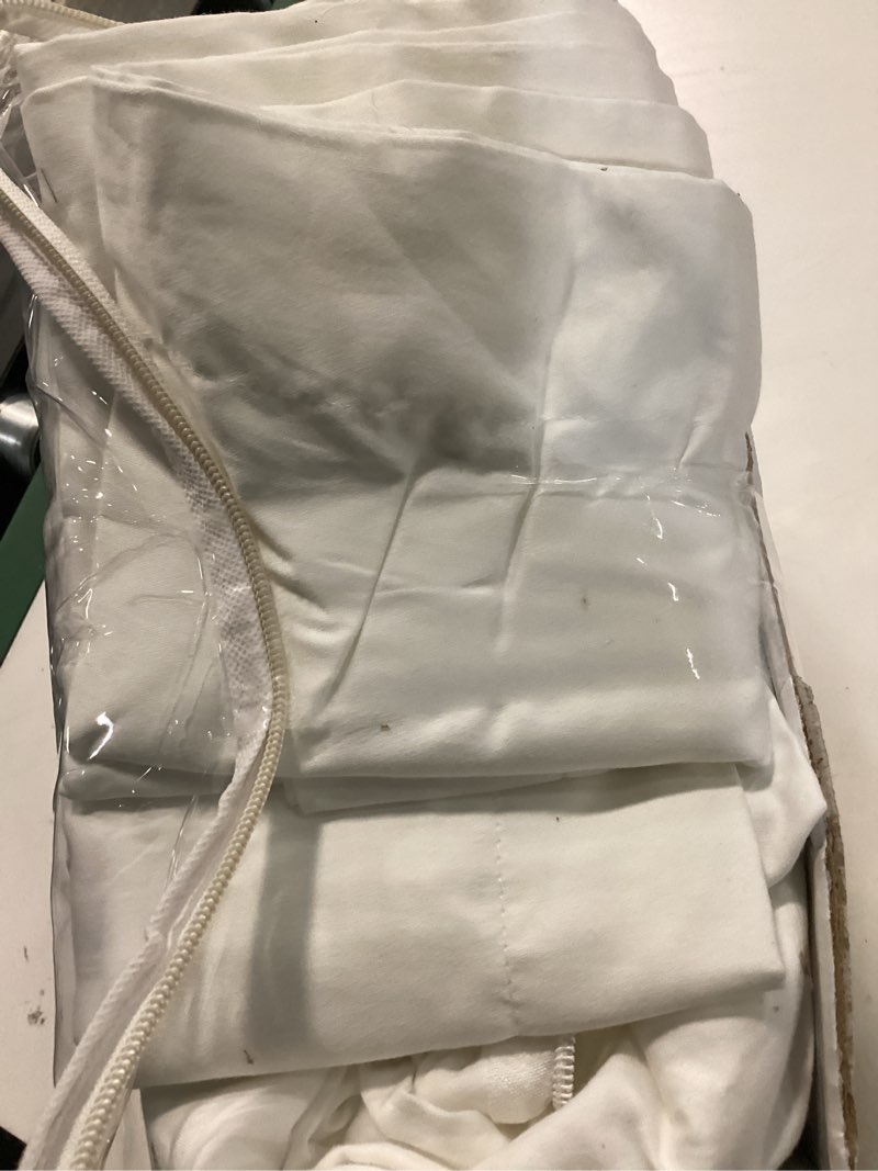 Condition photo showing As Is for ebeddy linens 800 thread count ultra silky soft egyptian cotton oversized king 120x98 size 3-pieces duvet cover hidden zipper closer & corner ties durable and fade resistant white solid 01 - white oversized king 120x98 (3 pc)
