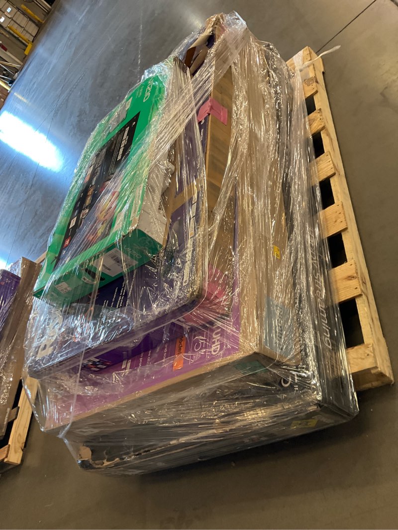 gm pallet lot 4 damaged tv’s