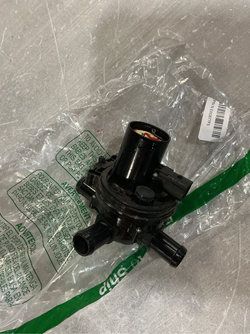 Condition photo showing As Is for heater control valve compatible with dodge ram 2013-2018 1500 2500 3500 4500 replaces 52014892ac 52014892ab 52014892aa