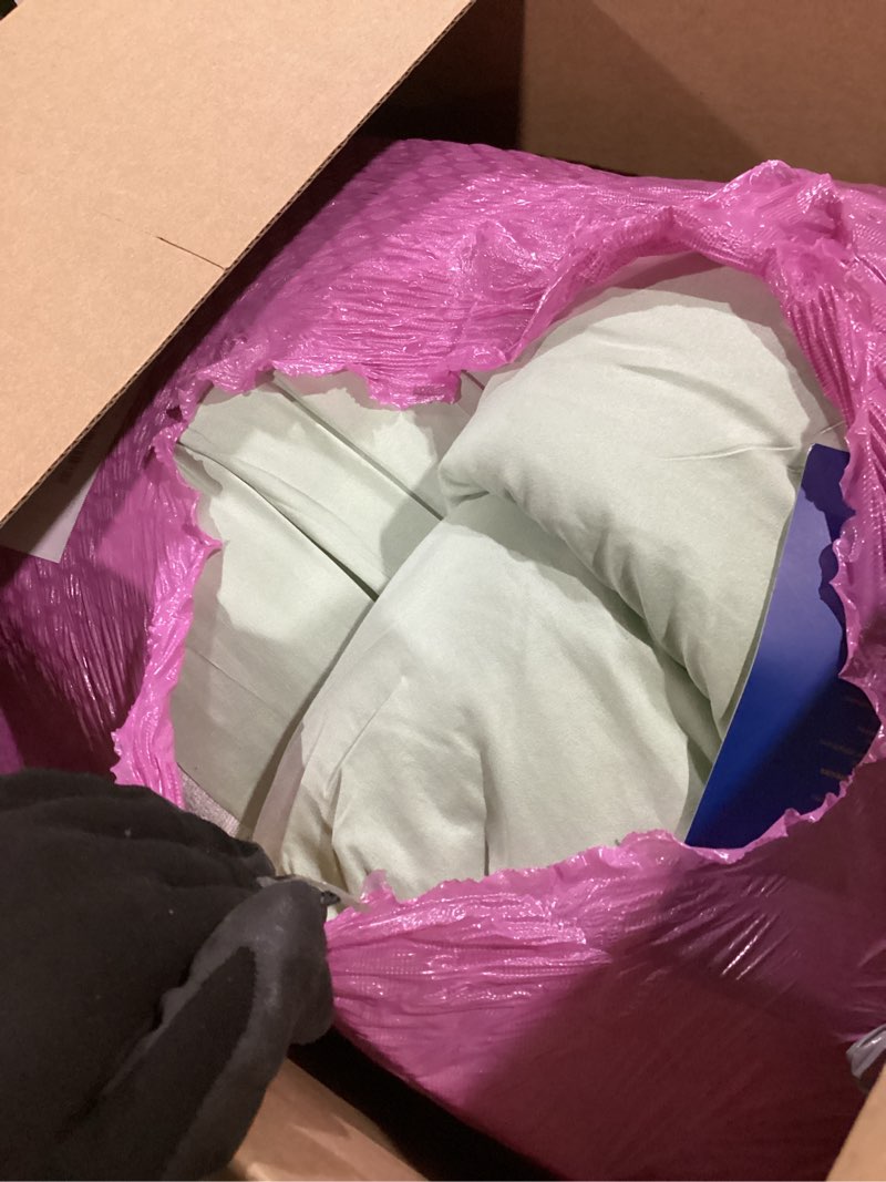 Condition photo showing Good Condition for bedsure sage green king size comforter set, gentlesoft™ 3 pieces breathable bow comforter set women with 2 pillow shams, cute king bedding set room decor aesthetic bedroom decor, 104x90 inches king (104" x 90") 01 - bow sage green
