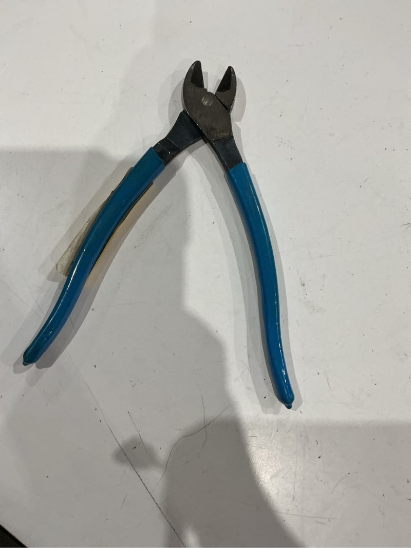 Condition photo showing As Is for hl diagonal cutting pliers