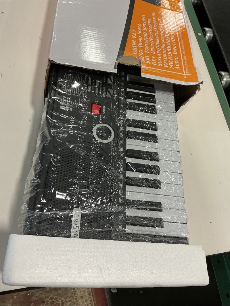 Condition photo showing Good Condition for 61 Key Keyboard Piano, Portable Electronic Keyboard Piano for Beginners with Speakers, Microphone, S