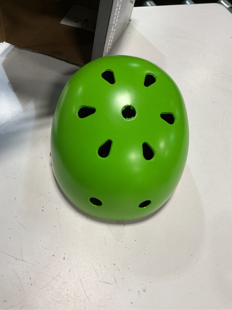 Condition photo showing Good Condition for kids bike helmet set, adjustable helmet for ages 2-3-5-8-14 year boys girls, toddler pad set with knee and elbow pads for bike, roller, skating, scooter, longboard and more sports, 6 color m: 21.3"-22.4"/8-14 years old green