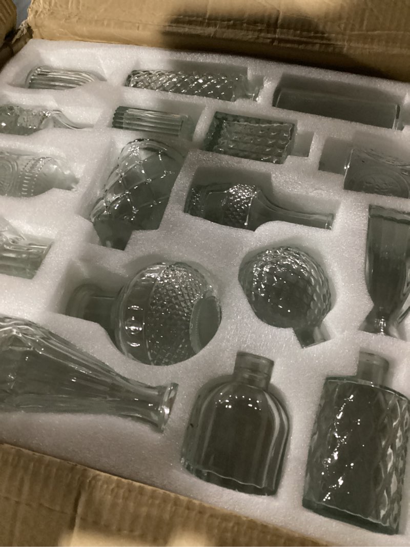 Condition photo showing New/Like New for Yabool 72 Pcs Bud Vase Set, Vases for Centerpieces, Cute Glass Bud Vases in Bulk, Small Vases for Flowers, Clear Vase Set for Wedding Decorations, Home Table Flower Décor Clear 72 Pcs