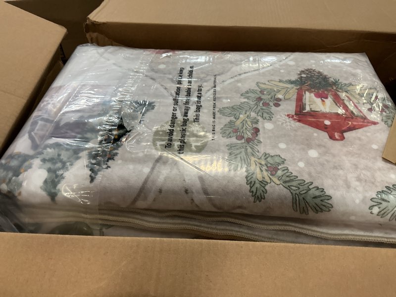 Condition photo showing New/Like New for Lahome Christmas Rugs for Living Room, Washable Christmas Rug 8x10 Under Bed Soft Xmas Tree Rug, Stain Resistance Large Carpets for Dining Room Office Holiday Decor, White White/Multi 8' x 10' (Rectangular)