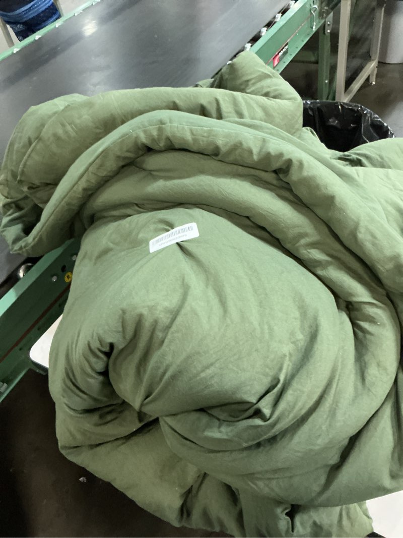 Condition photo showing As Is for bedsure oversized king comforter set, dark green soft prewashed bedding for all seasons, 3 pieces gentlesoft™ bed set, 1 lightweight comforter (120"x98") and 2 pillowcases (20"x36") oversized king(120"x98") 03 - dark green
