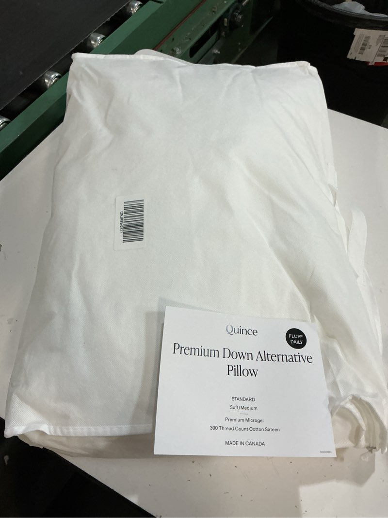 Condition photo showing Good Condition for premium down alternative