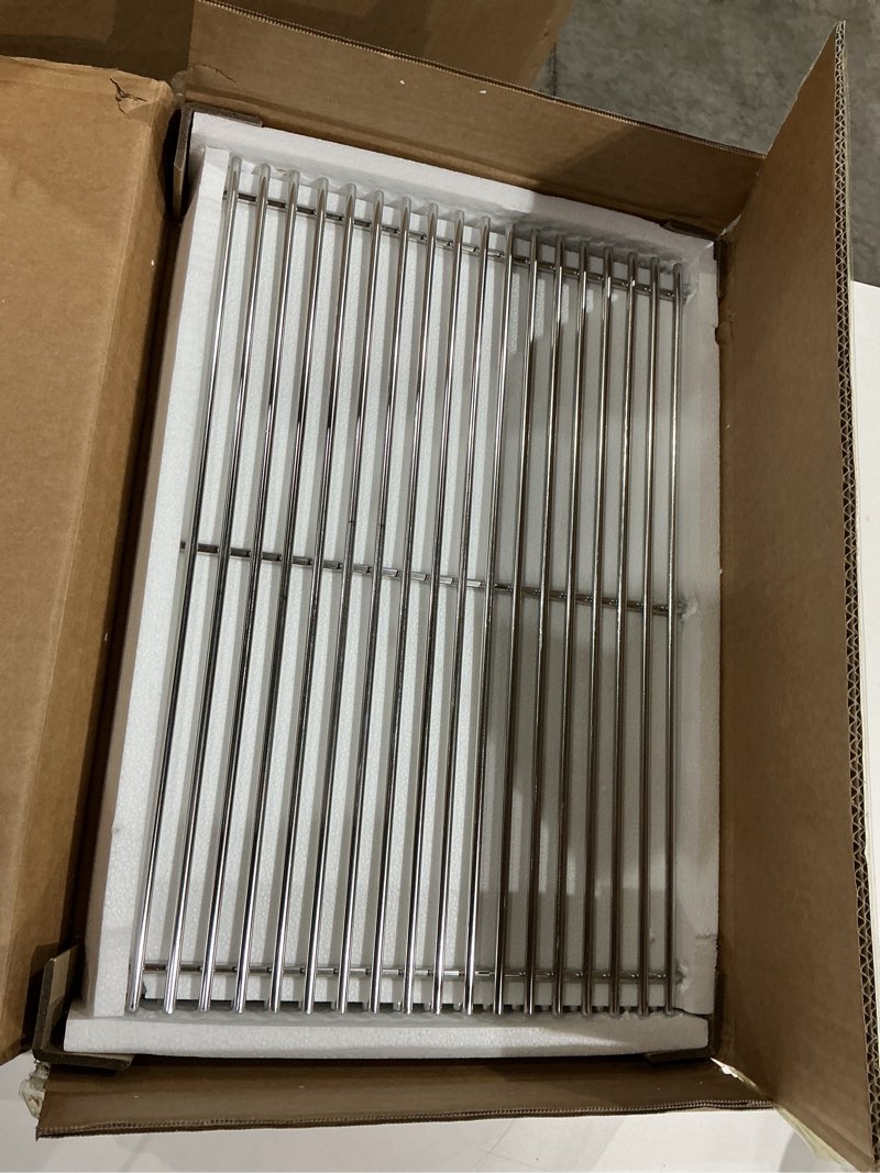 Condition photo showing Good Condition for grill parts for weber genesis 300 series, 19.5" grill grates for weber genesis e-310, e-320, e-330, 304 stainless steel replacement parts for weber genesis 7528 7524 19.5"×12.9"