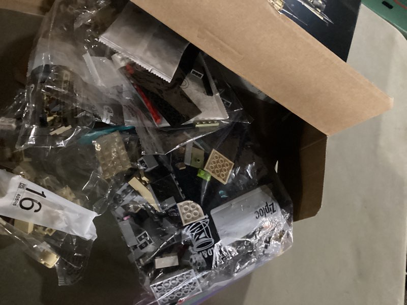 Condition photo showing Good Condition for LEGO Harry Potter Hogwarts Castle and Grounds 76419 Building Set, Gift Idea for Adults, Buildable Display Model, Collectible Harry Potter Playset, Recreate Iconic Scenes from The Wizarding World